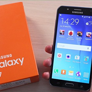 Samsung Galaxy J7